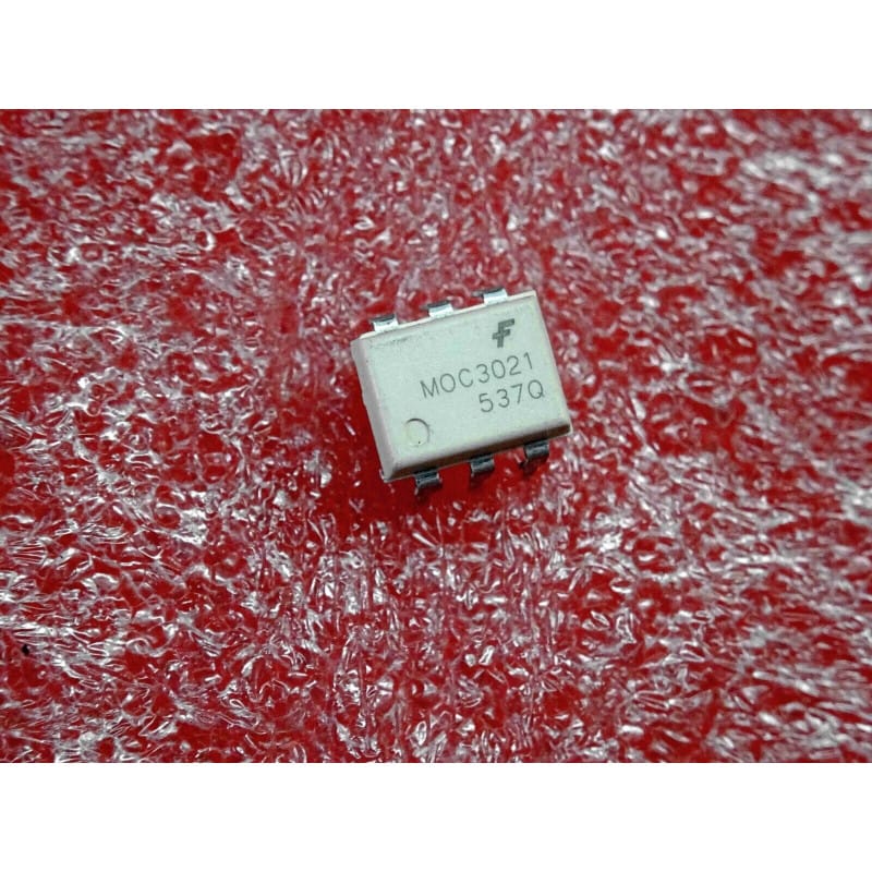 Lot x3 : Optocoupleur Pilote de Triac à Phase Aléatoire MOC3021 (Boîtier DIP-6)