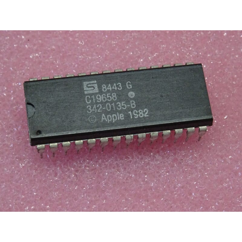 Synertek 342-0135-B - ROM Système / Caractères pour Apple IIc / Apple IIe