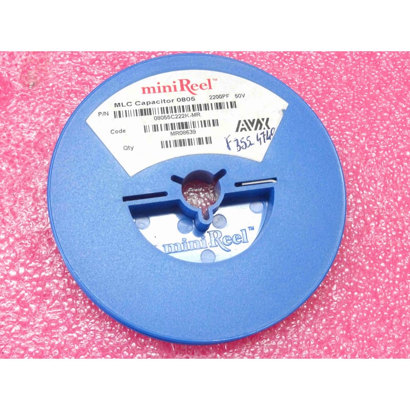 [08055C222K-MR] Bobine de 450 Condensateurs Céramiques Multicouches CMS AVX — 50V, 2,2 nF / 2200 pF (Format 0805, Série 08055C222K-MR)
