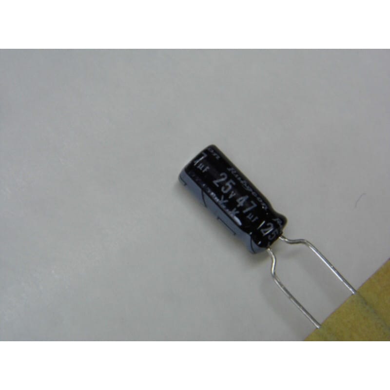 Lot de 15 Condensateurs Électrolytiques Aluminium Rubycon - 25V, 47 µF (Radiaux, 85°C)