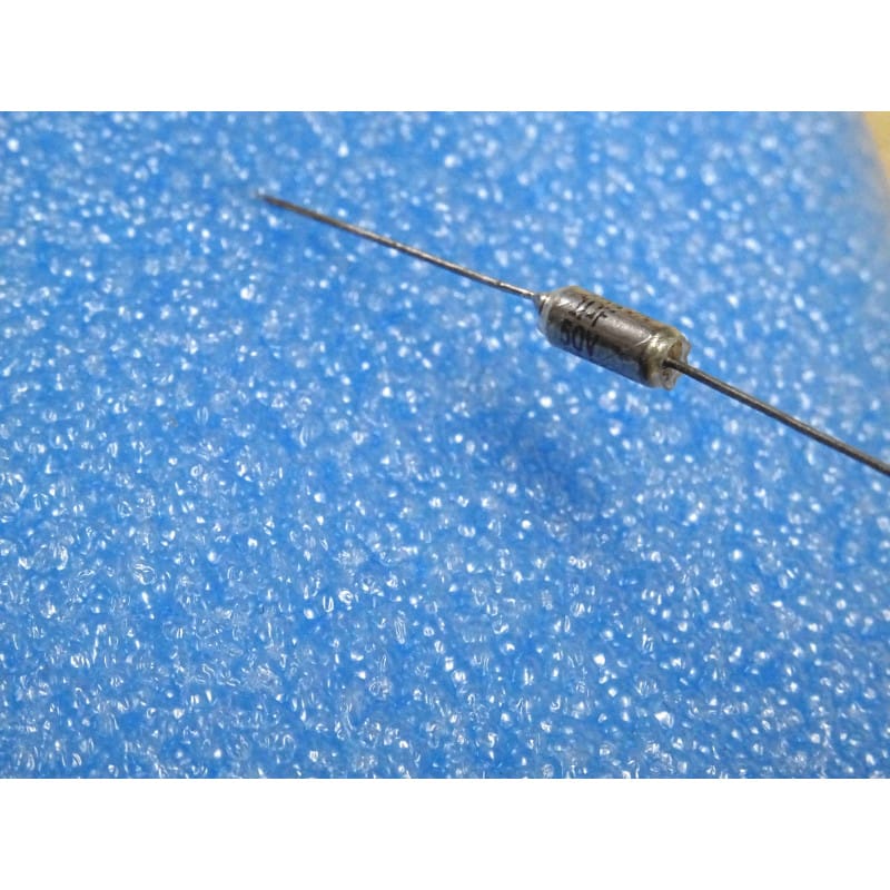[T110A105M050AS] Lot de 8 Condensateurs Tantal Axiaux Kemet CTS13 — 50V, 1 µF (Tolérance 20%, Format Axial Traversant)