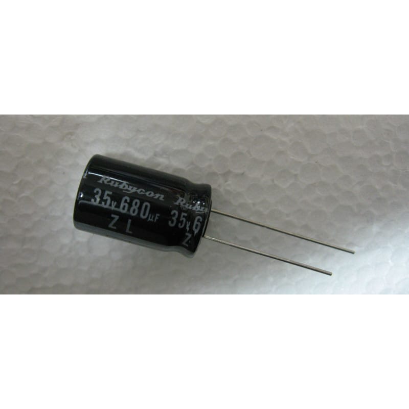Lot de 10 Condensateurs Chimiques Radiaux 680 µF 35V DC 105°C - Rubycon (Ø 12,7 x 20,7 mm)