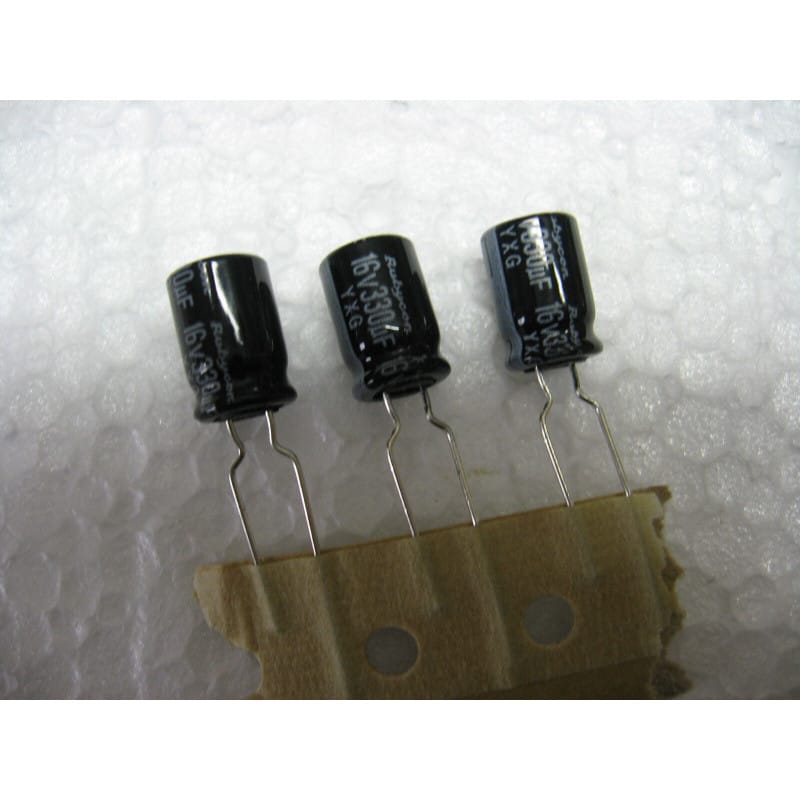 Lot de 10 Condensateurs Chimiques Radiaux 330 µF 16V DC 105°C - Rubycon (Ø 8,2 x 12,3 mm)