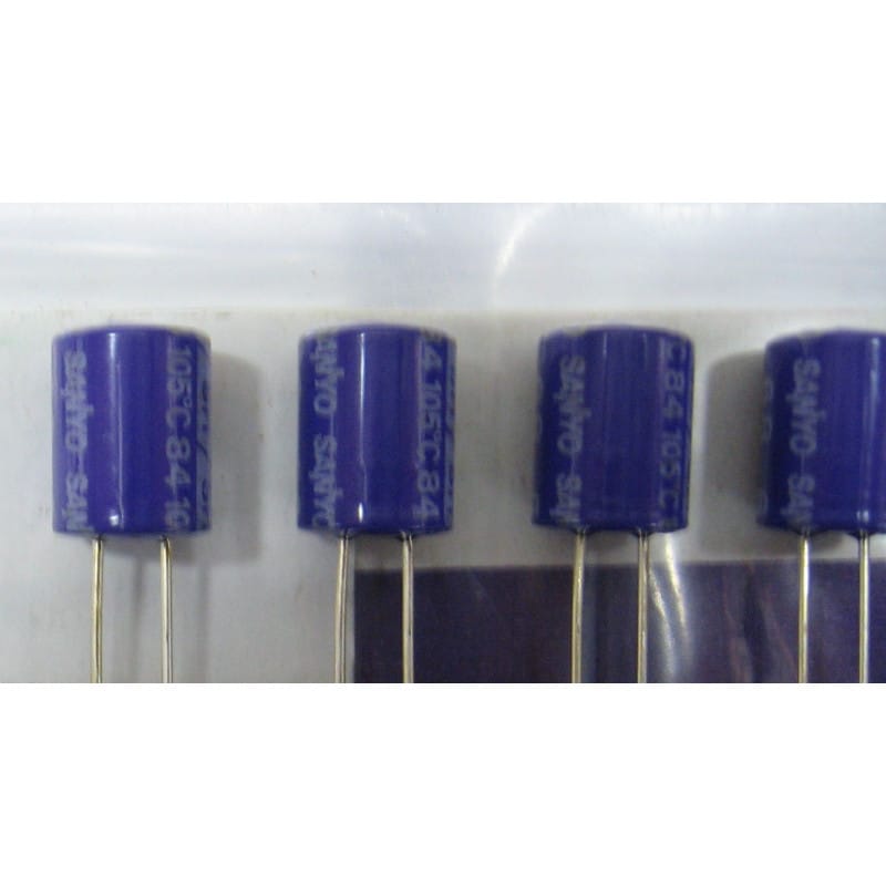 Lot de 10 Condensateurs Chimiques Radiaux 68 µF 20V DC 105°C - Sanyo (Ø 8,2 x 10,9 mm)