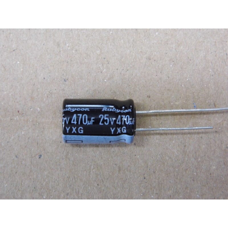 Lot de 20 Condensateurs Chimiques Radiaux 470 µF 25V DC (105°C) – Rubycon