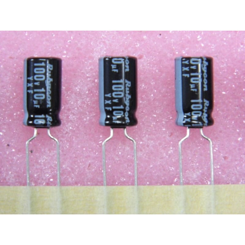 Lot de 10 Condensateurs Chimiques Radiaux 10 µF 100V DC (105°C) – Rubycon