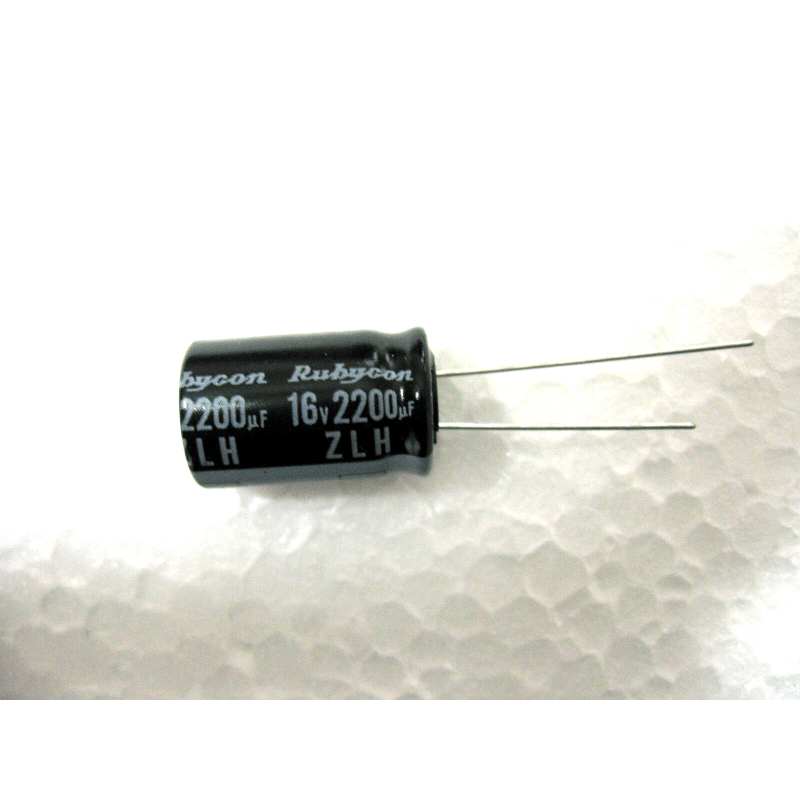 Lot de 3 Condensateurs Électrolytiques Aluminium 2200 µF (2,2 mF) 16V DC ±20% – RUBYCON 105°C (Ø 12,7 x 24 mm)