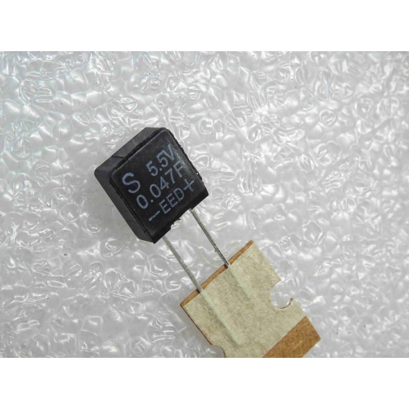 Supercondensateur / Ultra-Condensateur Gold Cap 0,047 F (47 mF) 5,5V DC – MATSUSHITA / PANASONIC (Pas 5,08 mm – Format Radial Vertical)