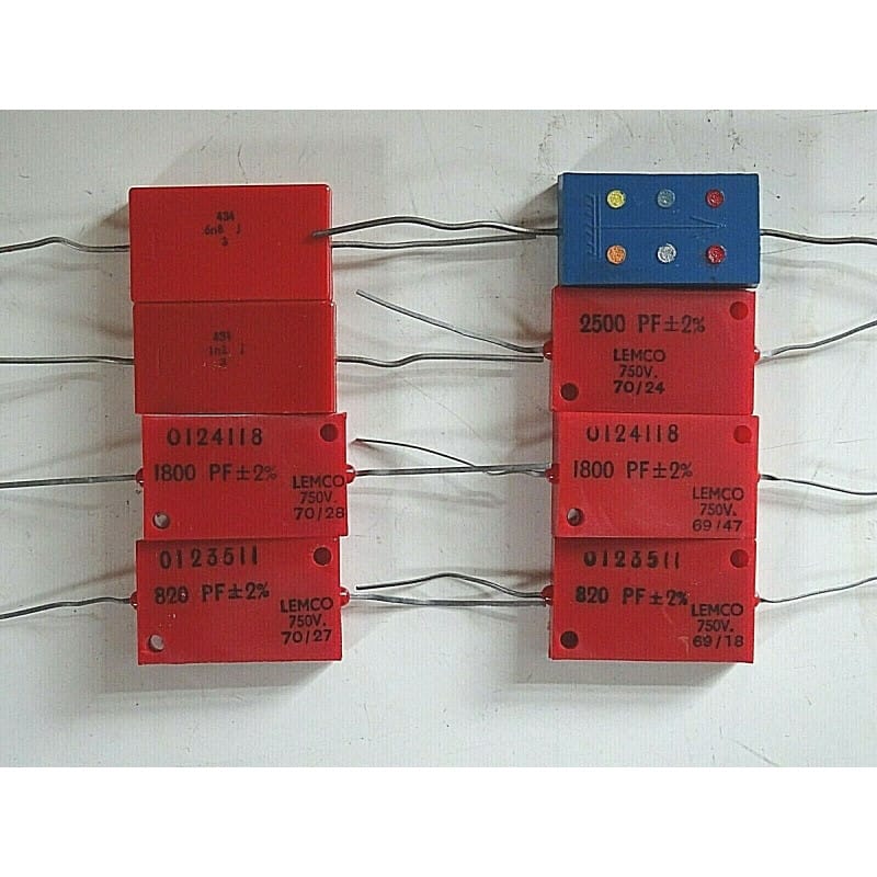 Lot de 8 Condensateurs Axiaux au Mica Argenté Haute Tension 750V DC – STEAFIX (Gamme CA 1 : Assortiment 820 pF à 6800 pF – Tolérances ±2% et ±5%)