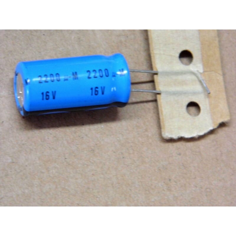 Lot de 3 Condensateurs Électrolytiques Radiaux BC Components 2200 µF 16V 85°C (12.5 x 20 mm)