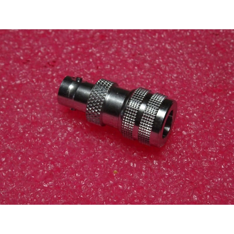 Adaptateur Coaxial RF Radiall BNC Femelle vers MQ Mâle – 50 Ohms / 4 GHz (Réf: R191413000)