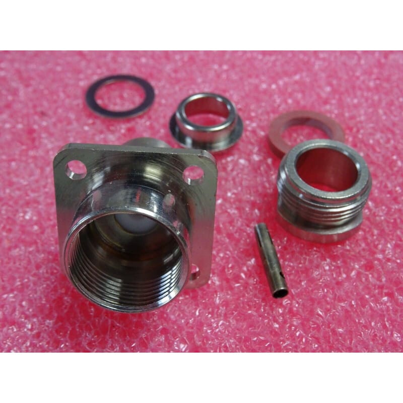 Embase Coaxiale RF Femelle de Panneau / Châssis – Radiall Référence R166268 / UG-571A/U (Série C Femelle à Bride Carrée 4 Trous / 50 Ohms / Fûts à Souder / Conditionnement Sous Sachet Individuel / Vintage Pro)