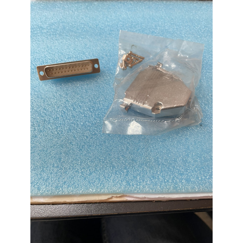 Ensemble Capot Métallique Lourd DB25 (Sub-D 25 Points) + Connecteur Mâle DB25 à Souder (Blindage Intégral 360°)