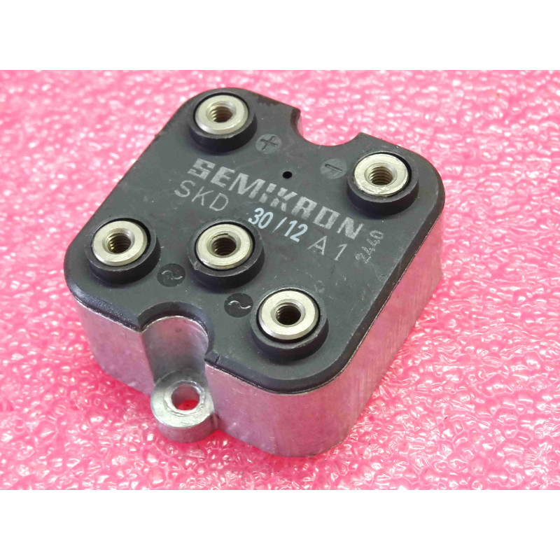[SKD30/12A1] Pont Redresseur Triphasé de Puissance Haute Tension Semikron SKD 30/12 A1 (1200 V / 30 A à 33 A – Boîtier Industriel Isolé SEMIPONT 2 / G 10a)