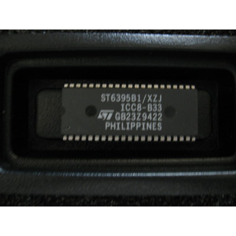 Microcontrôleur 8-Bit de Commande Système TV & OSD SGS-Thomson / STMicroelectronics ST6395B1/XZJ (Microcontrôleur Famille ST6 avec OSD & Bus I2C – Boîtier DIP-42 / SDIP-42 Traversant)