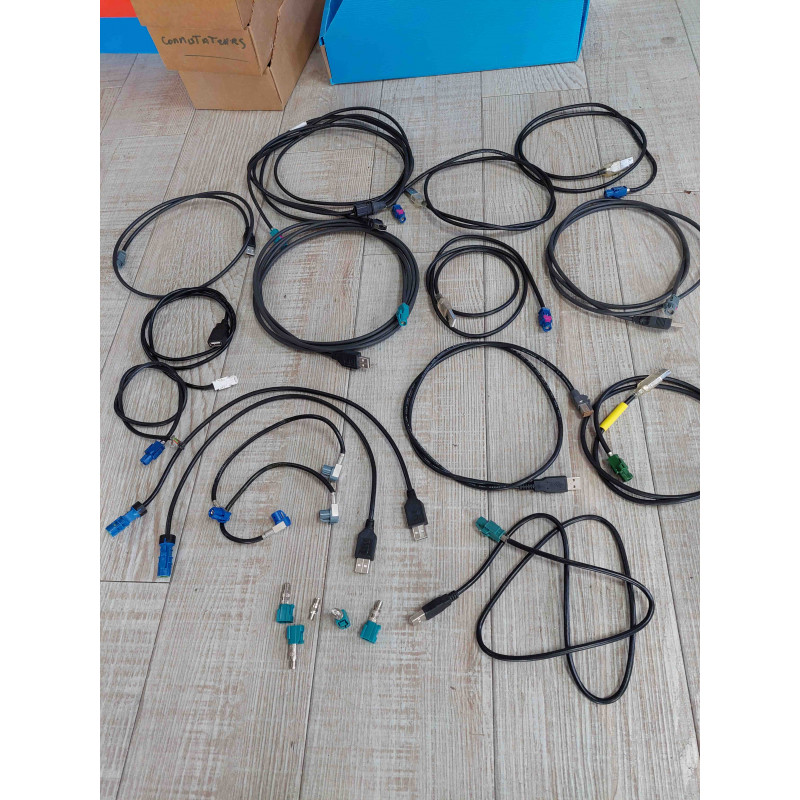 Lot de 21 Cordons & Adaptateurs de Mesure de Laboratoire (Type Automobile / Connectique Mixte)