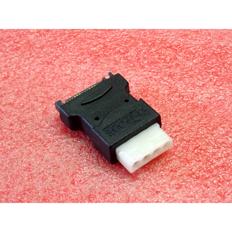 Câble Adaptateur d'Alimentation SATA Mâle (15 broches) vers Molex Femelle (4 broches / IDE)