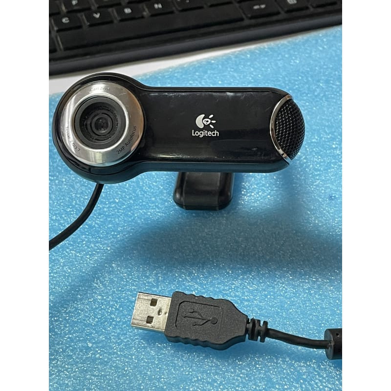Webcam HD 720p 30 FPS USB – Logitech (Modèle Standard Série HD / C270 – Capteur HD 720p @ 30 ips / Microphone Intégré Anti-Bruit / Fixation Universelle)