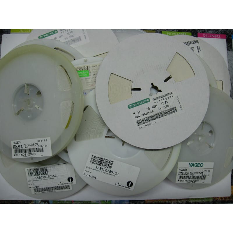 [200892377834] Lot de 10 Bobines Industrielles de Résistances CMS / SMD 0,10 W (1/10 W) Format 0603 – 50 000 Pièces au Total (10 Valeurs Échelonnées de 12,1 Ω à 2,2 MΩ Précision 1%)