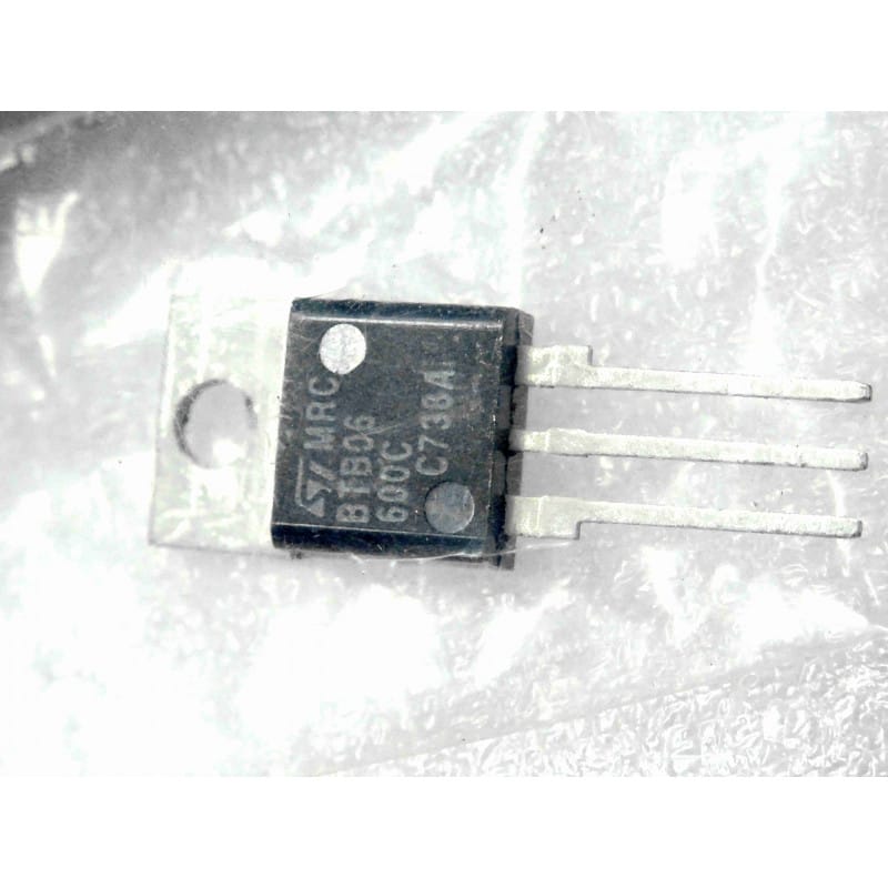 Lot de 2 Triacs Standard 6A STMicroelectronics BTB06-600C (BTB 06 - 600 C) – Boîtier Plastique TO-220AB Non-Isolé (600 V Vdrm / 6 A It(rms) / 25 mA Igt – Commutation AC)
