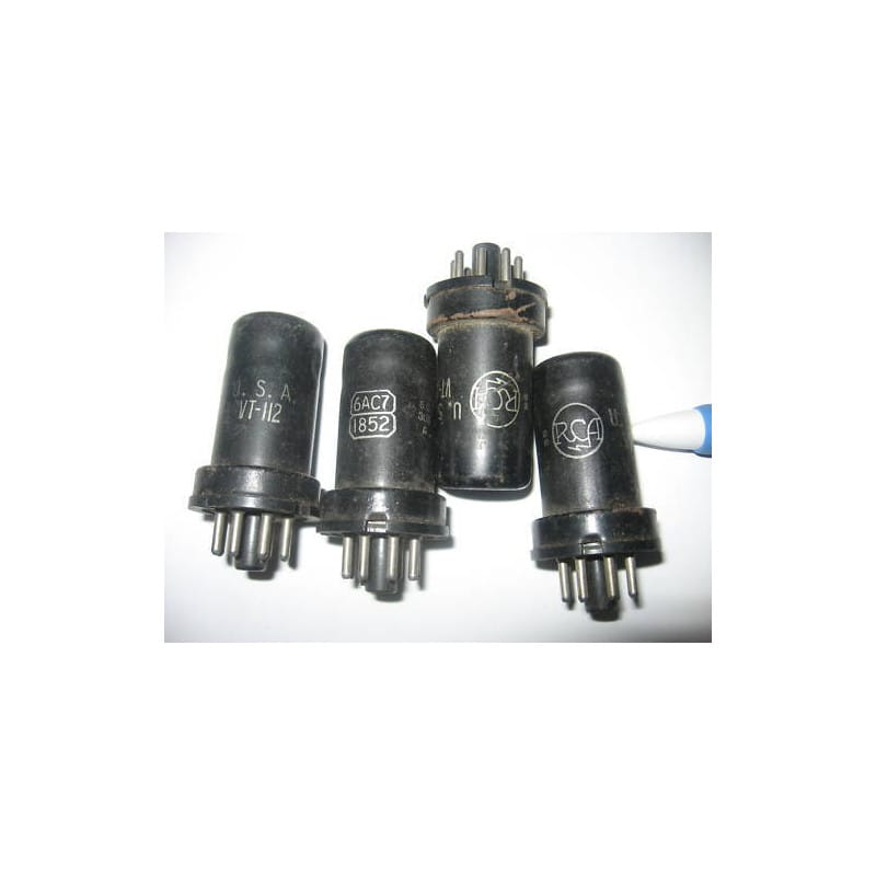 Lot de 4 Tubes Électroniques Pentodes RCA 6AC7 / VT-112 – Made in USA