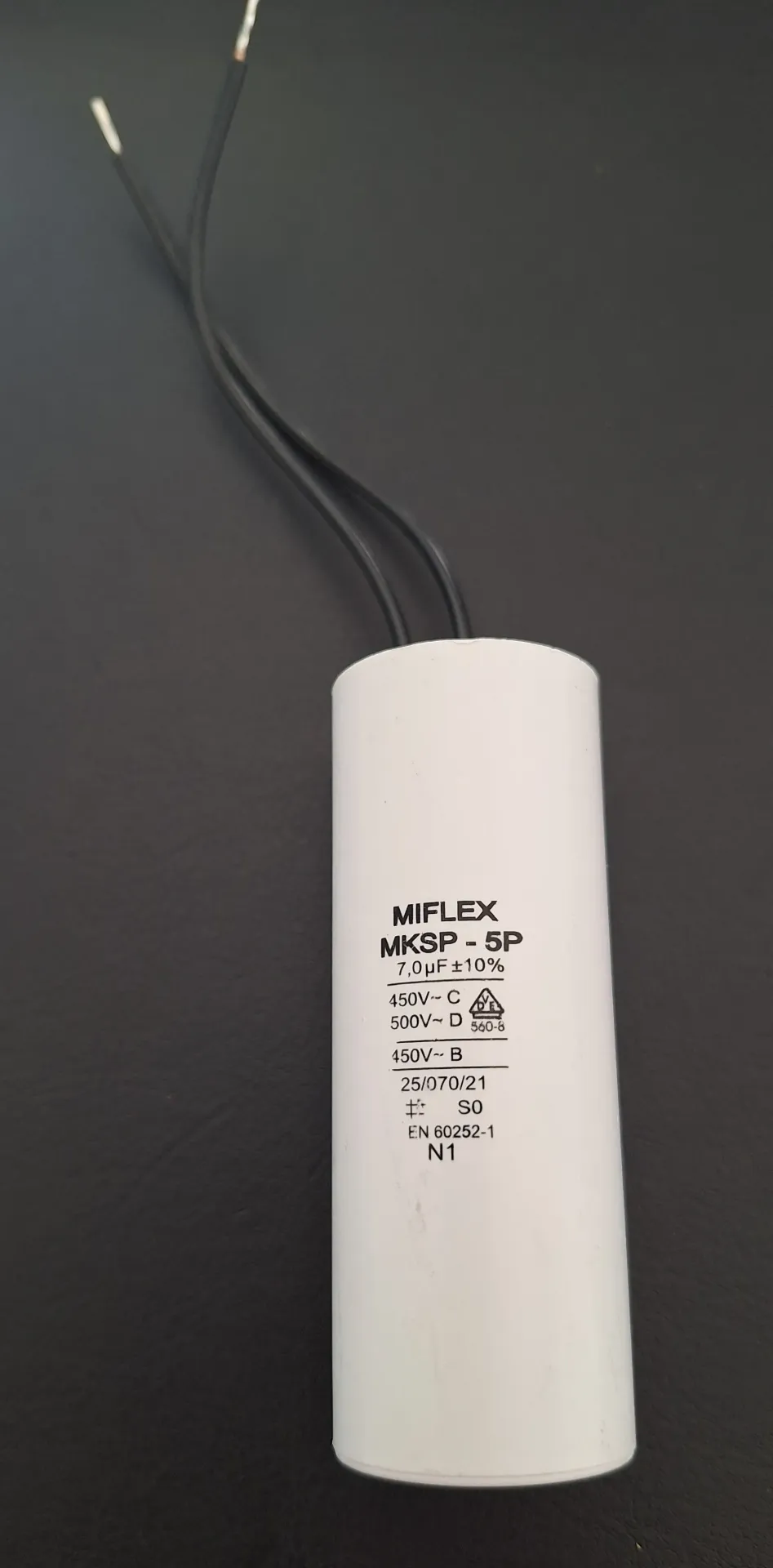Condensateur de Démarrage / Permanent Miflex MKSP-5P 7,0 µF – 450V / 500V AC, Câbles Souples