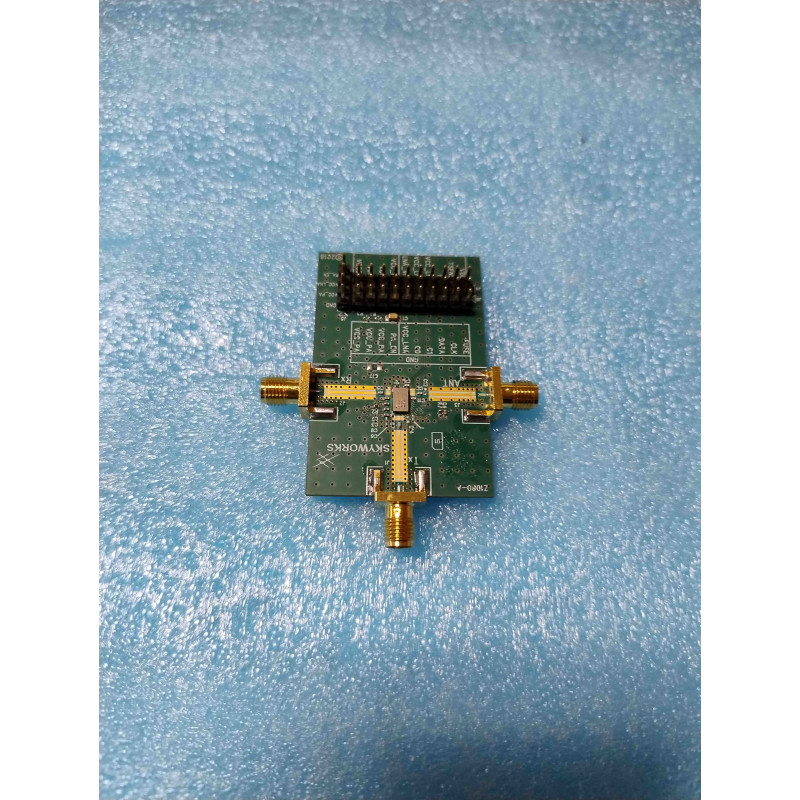 [SKYA21043EK1] Carte d'évaluation SKYWORKS SKYA21043EK1