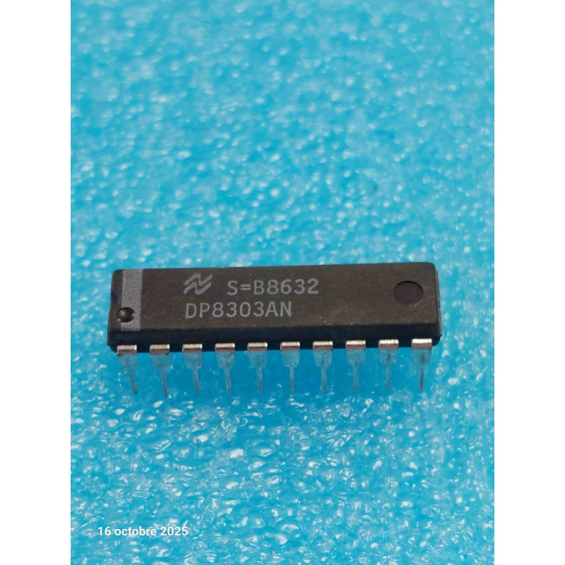 Octal Transceiver de Ligne Interversé DP8303AN