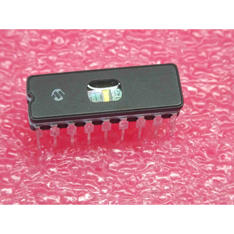 Microcontrôleur 8-Bit EPROM avec Émetteur UHF rfPIC12C509AG/JW