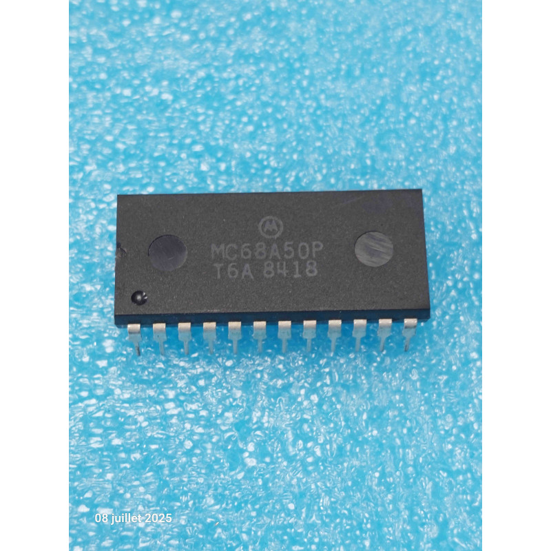Adaptateur d'Interface de Communication Asynchrone MC68A50P