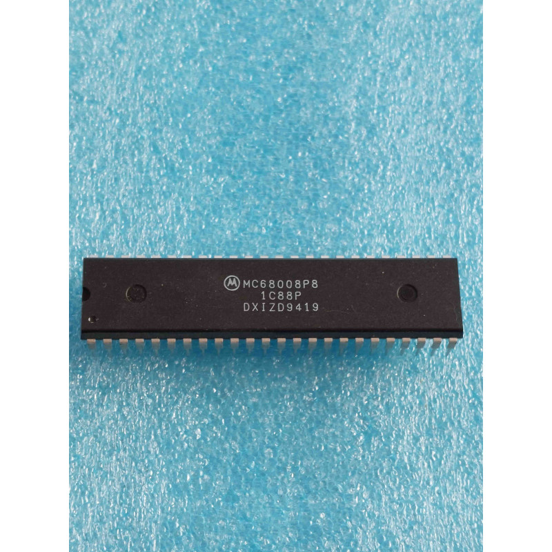 Microprocesseur 16/32 bits avec bus 8 bits MC68008P8