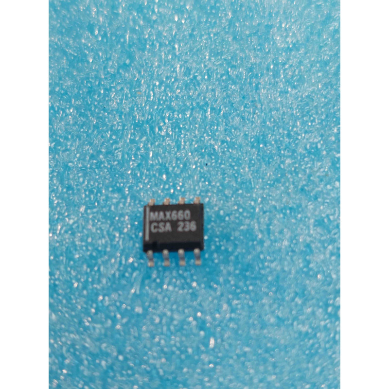 Convertisseur/Inverseur de Tension à Pompe de Charge Monolithique Maxim Integrated MAX660CSA