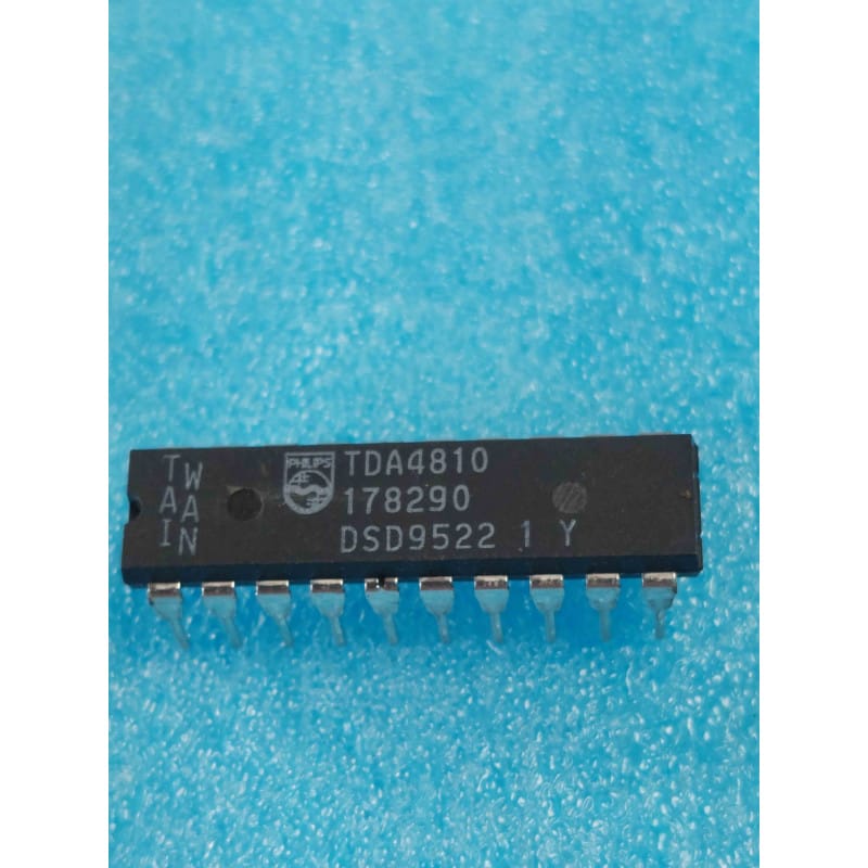 Contrôleur de Correction d'Effet Coussin (Est-Ouest) Philips TDA4810