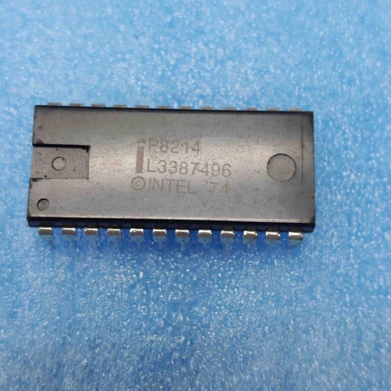 Contrôleur d'Interruption Prioritaire Intel P8214