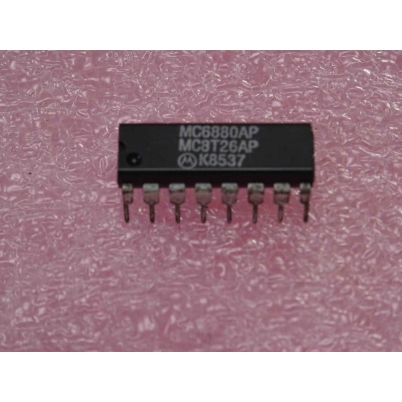 Émetteur-Récepteur Quadruple Bidirectionnel de Ligne (Bus Transceiver) Motorola MC6880AP / MC8T26AP