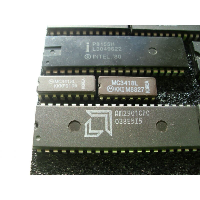 Encodeur/Décodeur Continu à Pente Variable (CVSD) Motorola MC3418L