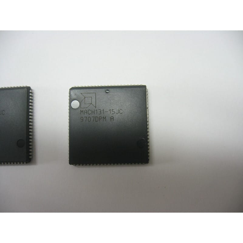 CPLD Haute Performance AMD MACH 131-15JC