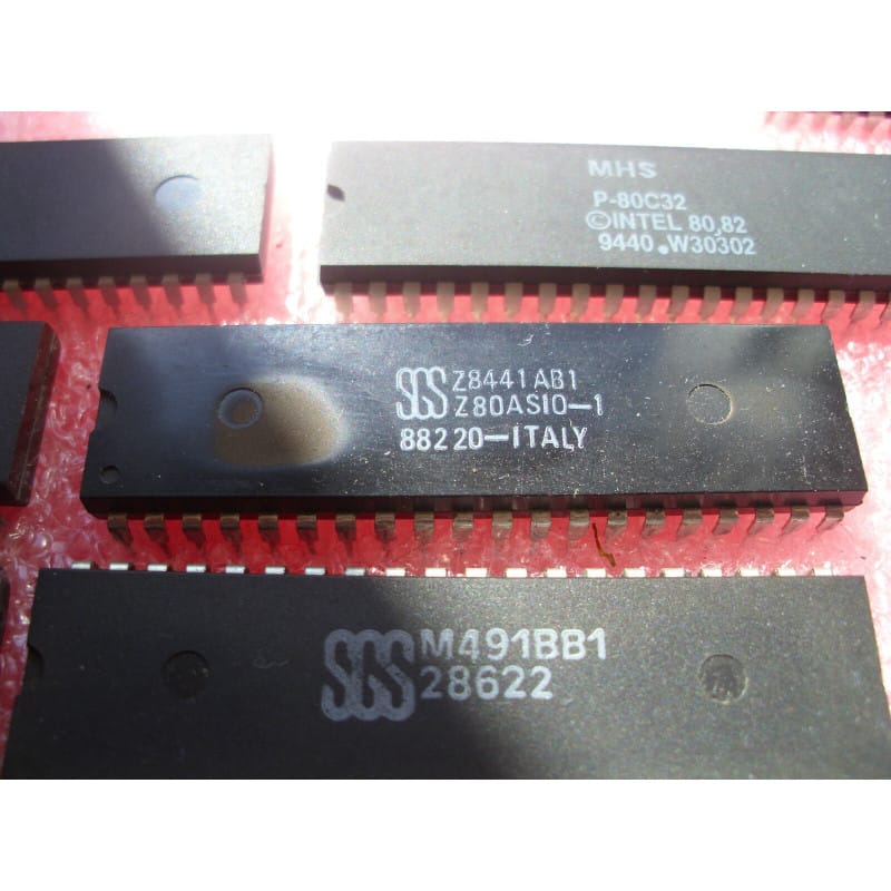 Contrôleur d'Interface Série Double Canal SGS-Thomson Z8441AB1 / Z80ASIO-1
