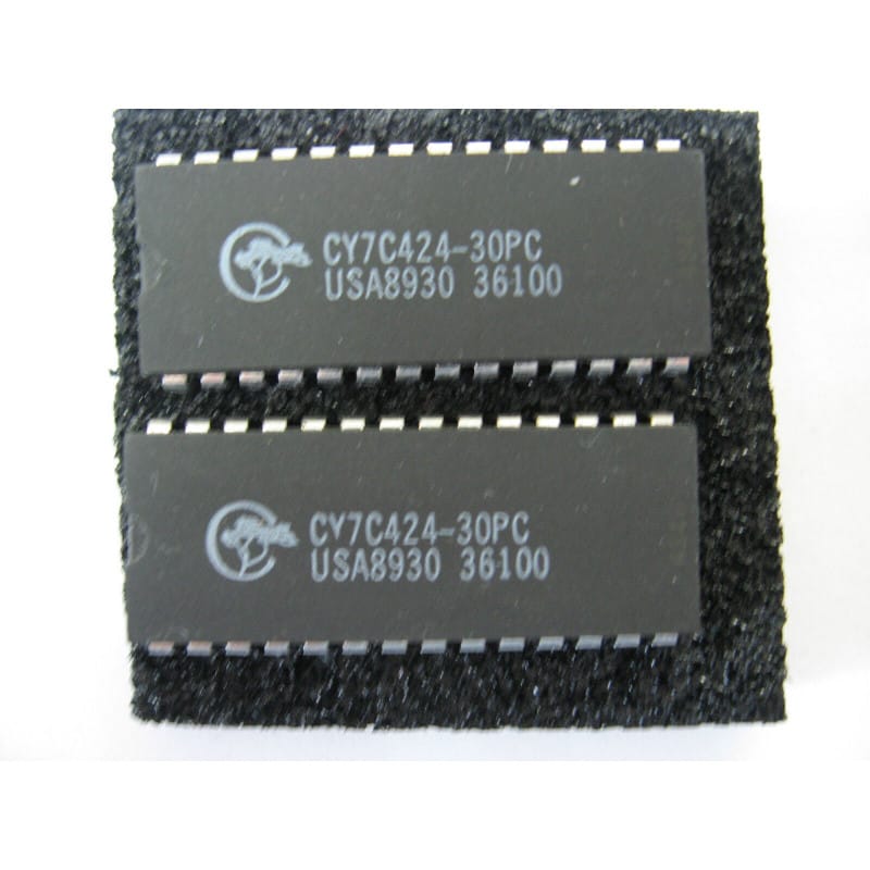 Mémoire FIFO Synchrone 4K x 9 Cypress CY7C424-30PC