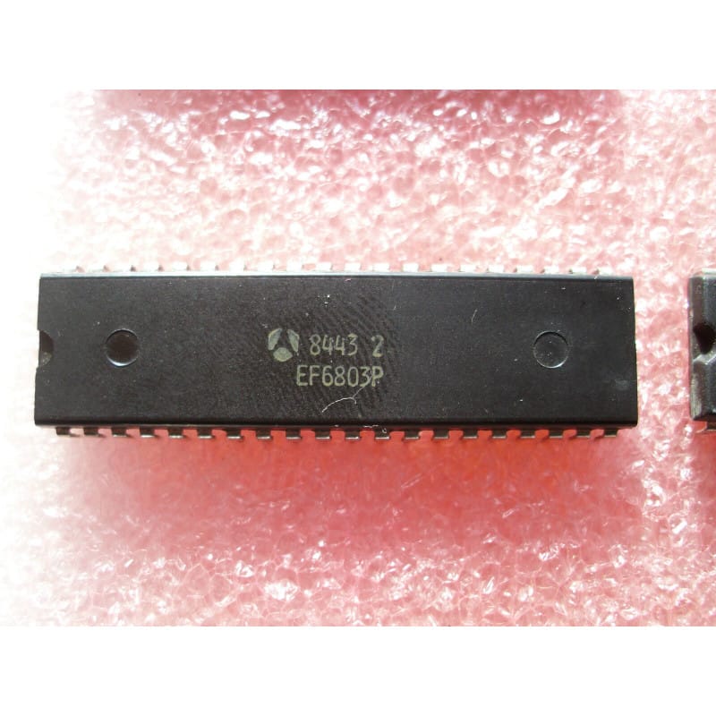 Microprocesseur / Microcontrôleur 8 bits N-MOS Thomson-CSF EF6803P