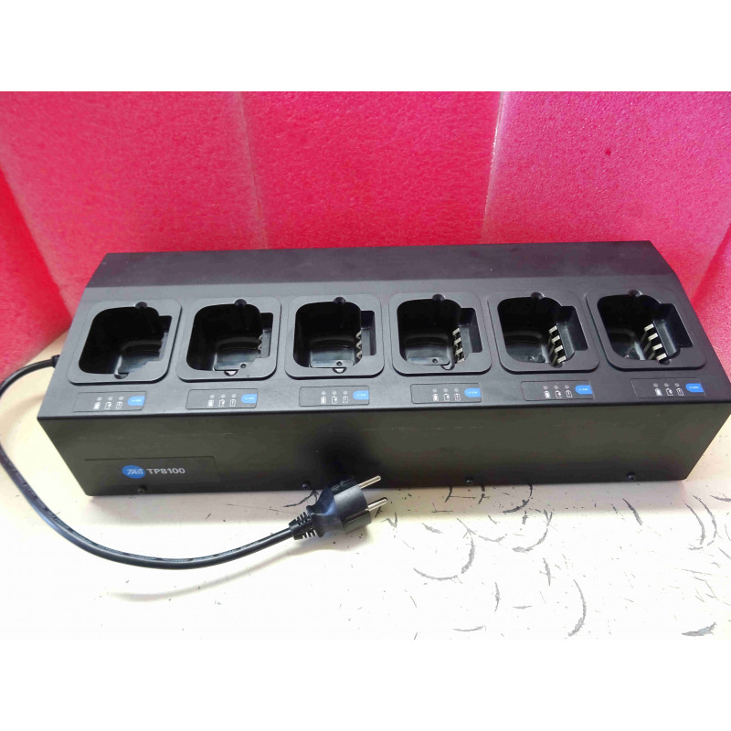 [T03-00013-AAAA] Station de charge Tait T03-00013-AAAA - Chargeur Rapide 6 Voies pour Radios TP8100