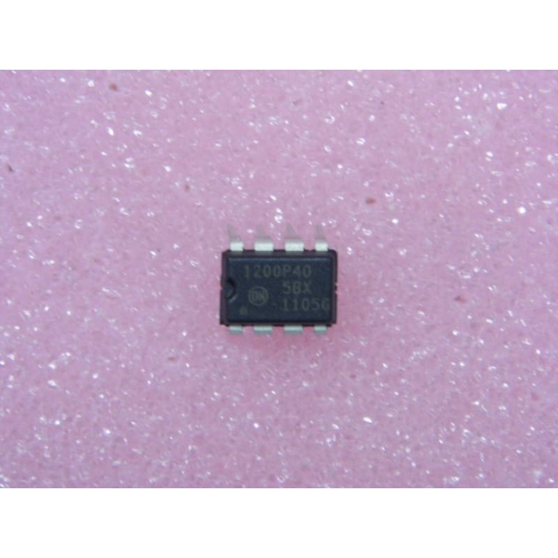 NCP1200P40G / NCP 1200 P 40G - Contrôleur PWM Mode Courant Flyback 40 kHz DIP-8
