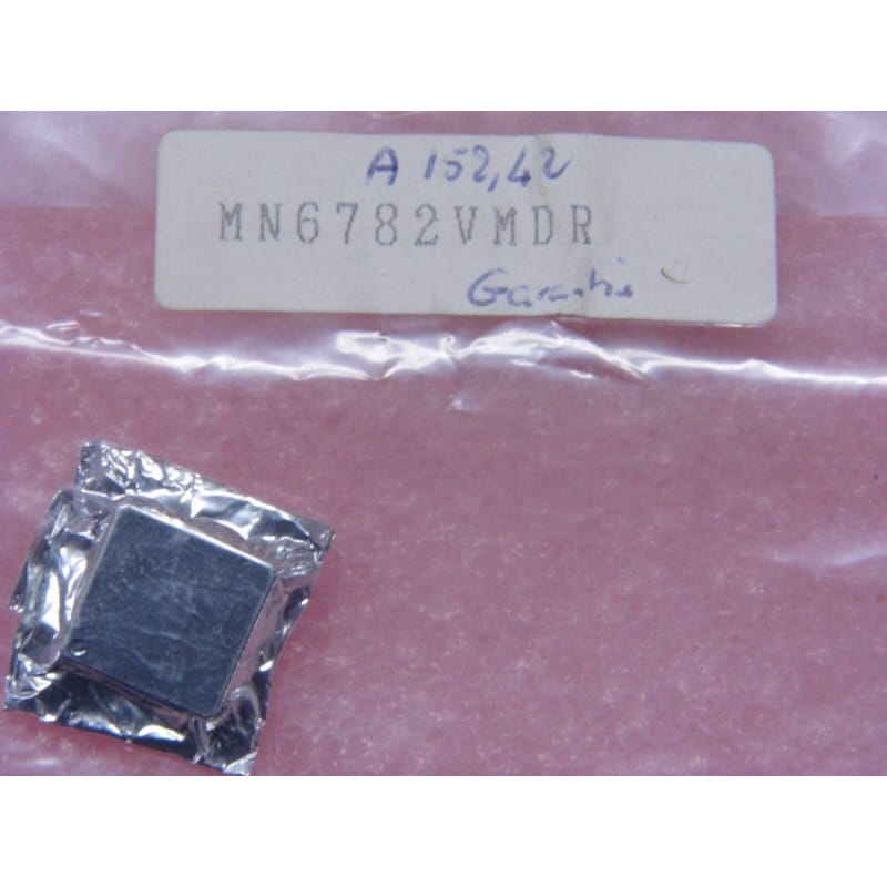 MN6782VMDR / MN 6782 VMDR - Décodeur / Processeur Vidéo Numérique PLCC