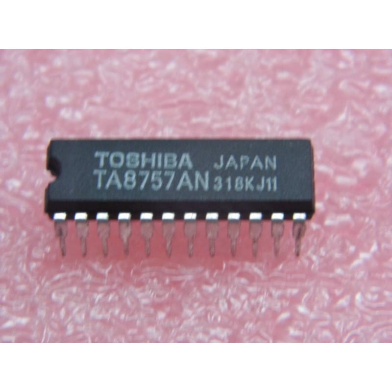 TA8757AN / TA 8757 AN (Toshiba) - Processeur de Signal Chroma pour Magnétoscope VHS (Boîtier DIP-24)