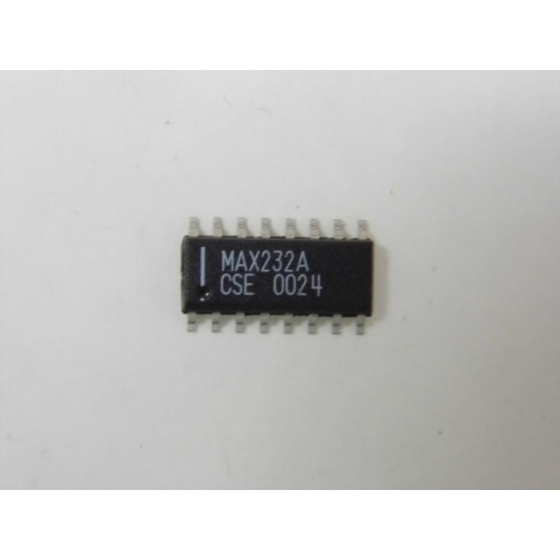 MAX232ACSE (Maxim Integrated) - Pilotes / Récepteurs RS-232 Multicanaux (Boîtier SOIC-16 / CMS)