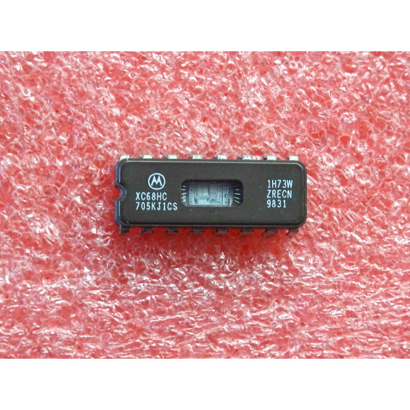 XC68HC705KJ1CS (Motorola) - Microcontrôleur 8 bits (Boîtier DIP-16)