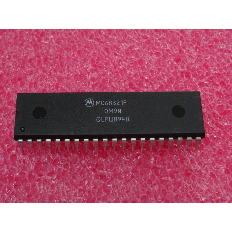 MC68B21P (Motorola) - Interface Périphérique Parallèle PIA 2 MHz (Boîtier DIP-40)