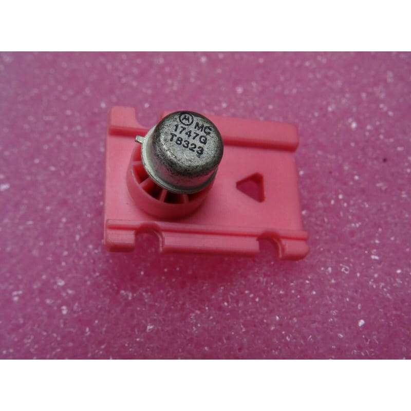 MC1747G (Motorola) - Double Amplificateur Opérationnel (Boîtier Métallique TO-5 / TO-99)